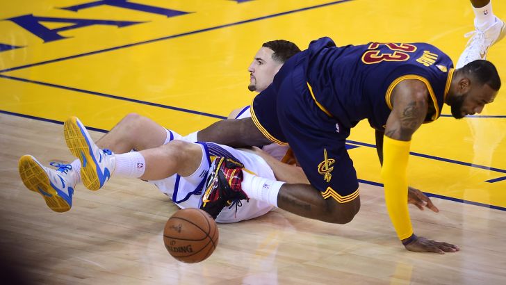 ג'יימס מול תומפסון