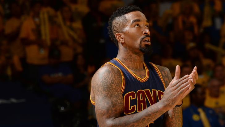 סמית'. לפחות הוא מודע לעצמו