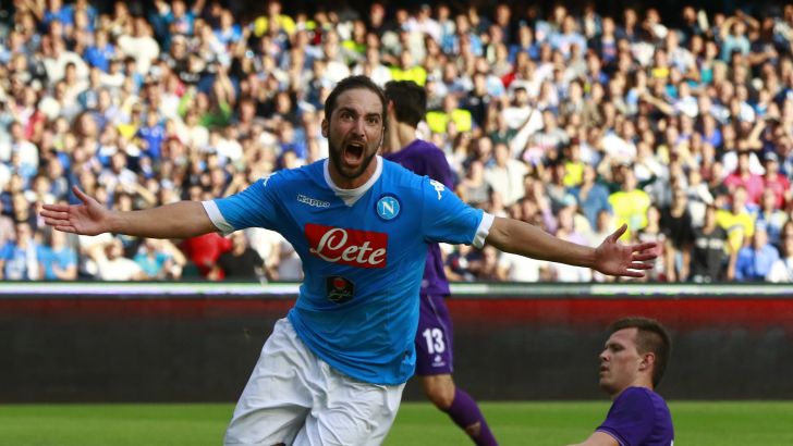 היגואין חוגג את השער