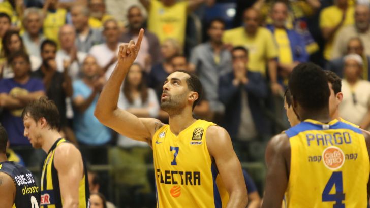 רנדל. שחקן שמחמם לך את הלב