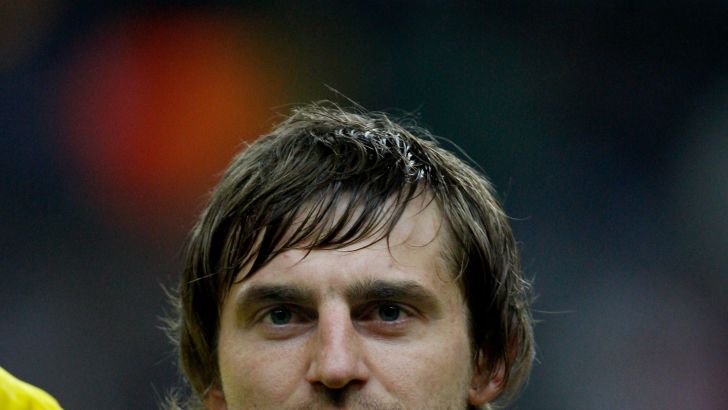 קלונאס. ינסה להרשים את בנין