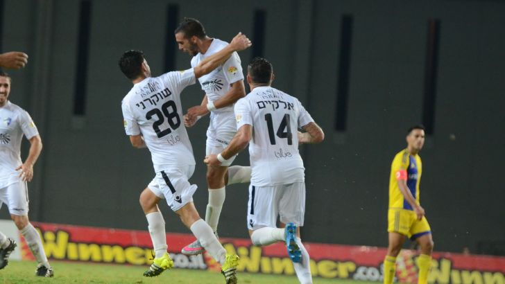 עאבד חוגג. בקש שומרים על פרופורציות