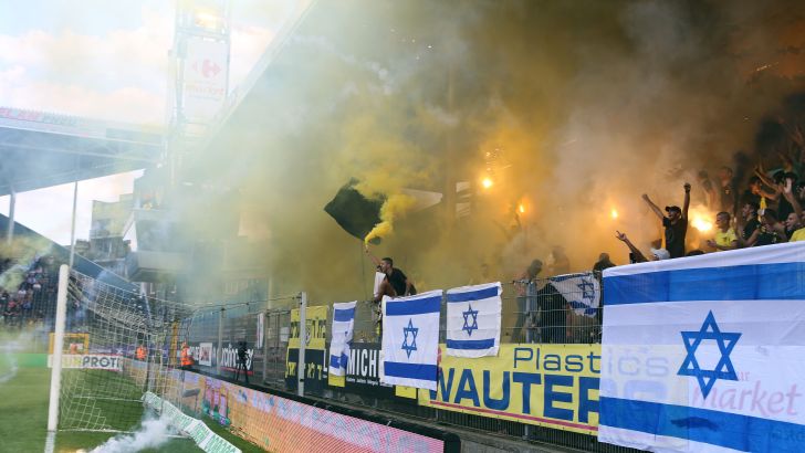 יציע אוהדי ביתר בשרלרואה