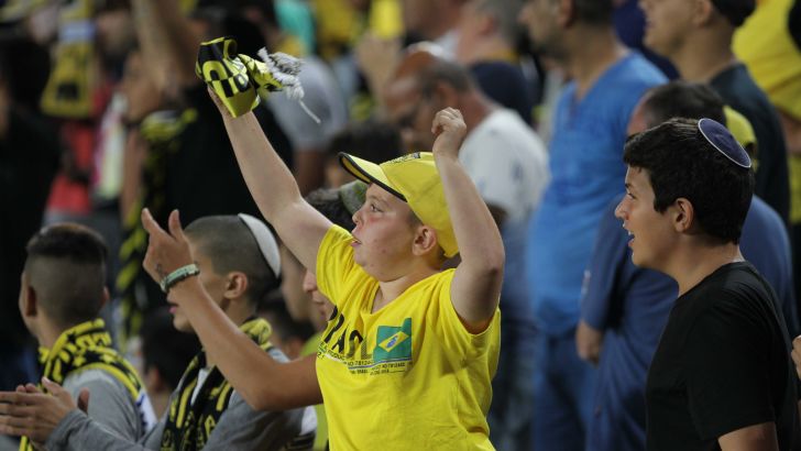 האוהדים בטדי בטירוף