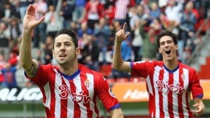 שחקני ספורטינג גיחון חוגגים עלייה