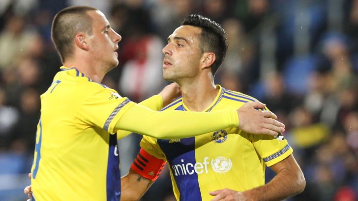 עוזר לכל הקבוצה