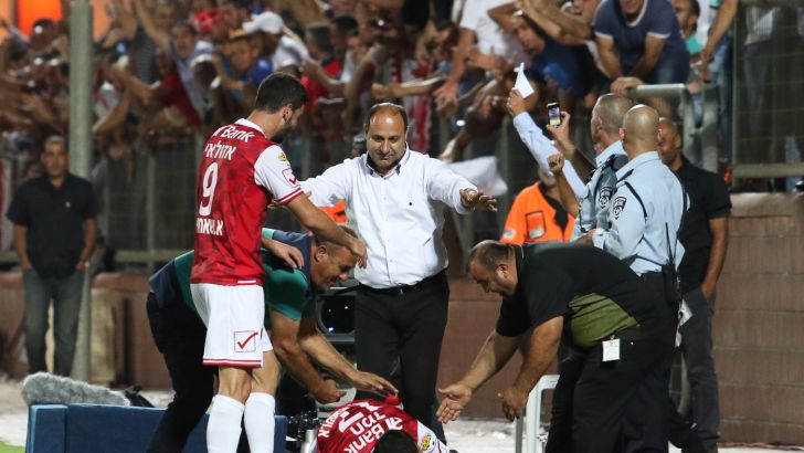 אבו יונס. במוקד הסערה