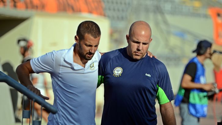 קרע ברצועה הצידית ובמיניסקוס. פרץ