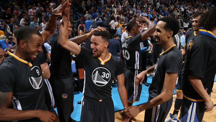 החברים עושים כבוד לקרי. עוד רגע לפנתיאון