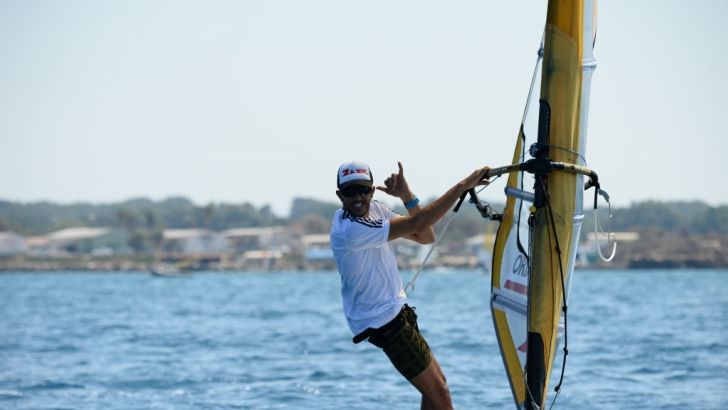 צוברי. לא ייצא לעומאן?