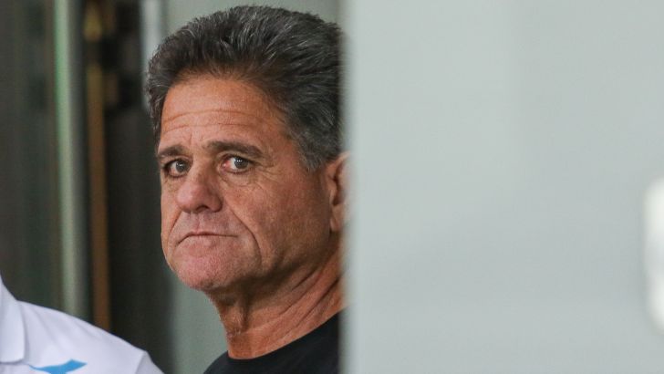 רק הוא יעשה סדר