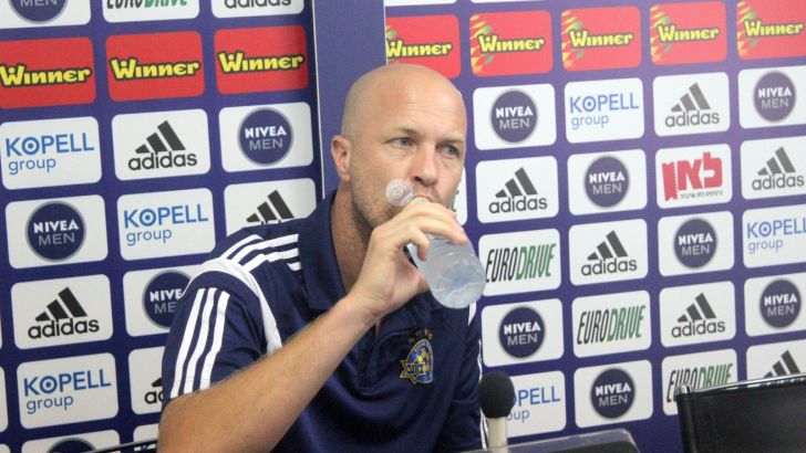 קרויף. לא הולך לשום מקום