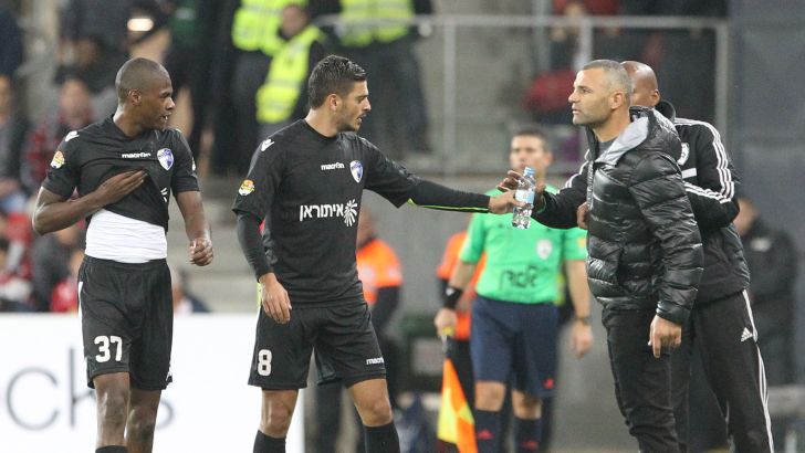 התלבטות קשה למאמן קש