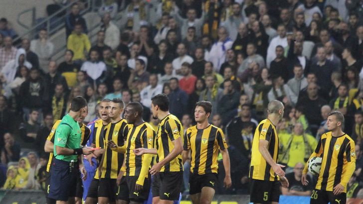 שחקני ביתר במושבה. לא לקחו קשה את ההפסד