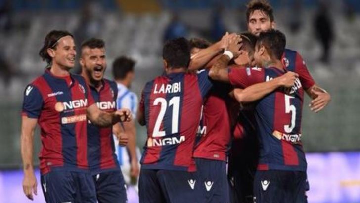 שחקני בולוניה חוגגים חזרה לליגה הבכירה
