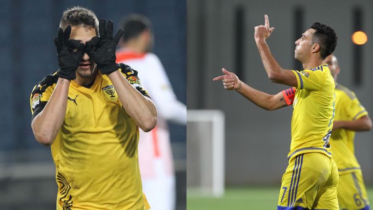 מנצנצים בשמיים. זהבי ואצילי