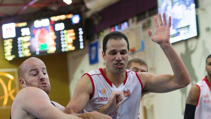 דרבי ראשון שלו בבוגרים. קוקיה