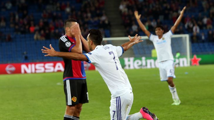 זהבי. מוביל גם בבעיטות למסגרת