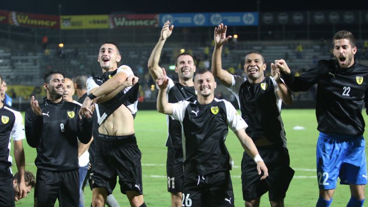 שחקני ביתר חוגגים