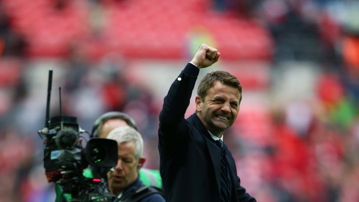 שרווד חוגג. האיש שכותב אגדות