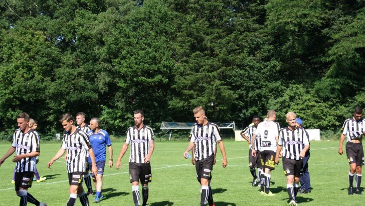 שחקני שרלרואה. הגובה ישחק תפקיד?