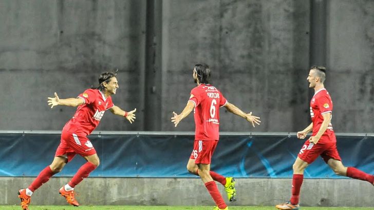 בדש וחבריו חוגגים במושבה