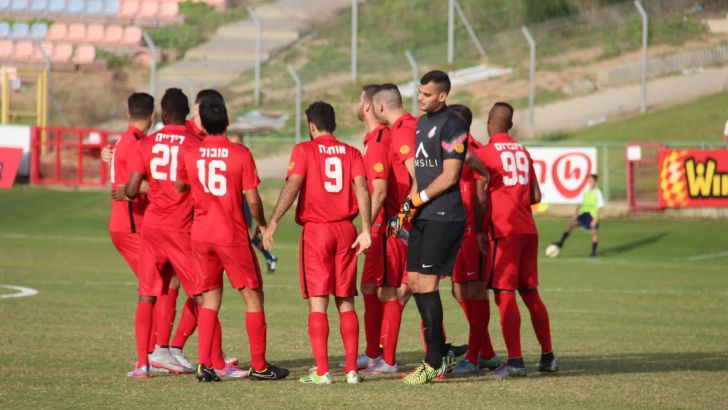 שחקני אשדוד חוגגים. ניצחון משכנע ומקום ראשון