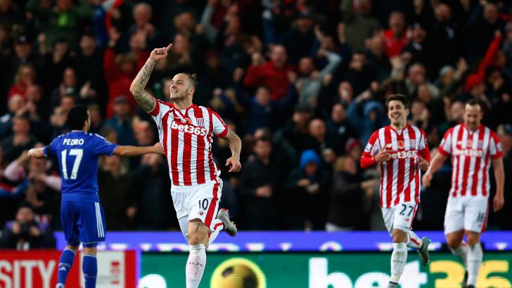 ארנאוטוביץ'. שער ענק