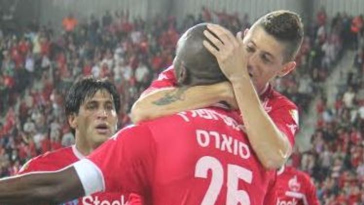 האדומים ממשיכים לחלום על תואר היסטורי