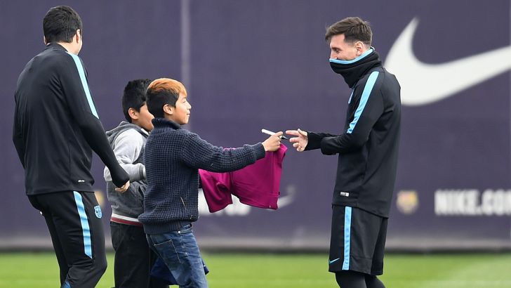 צפו בילדים שהפתיעו את מסי