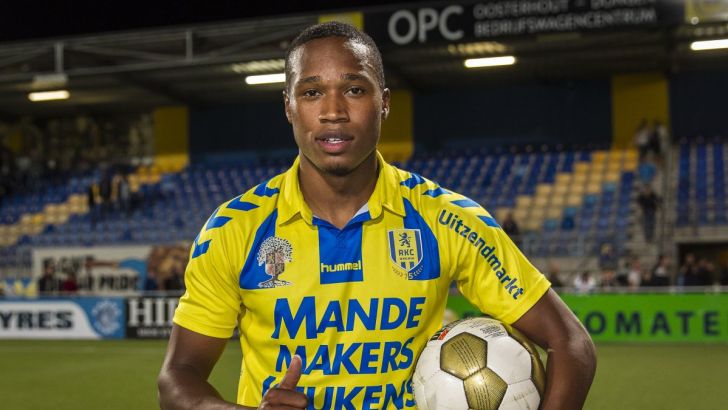 ואלפורט עם כדור המשחק. גם בביתר יכבוש שלישייה