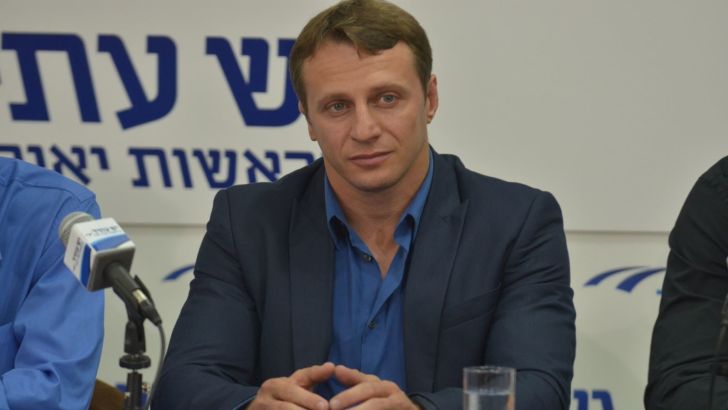 רזבוזוב. האלימות מתחילה מהממשלה