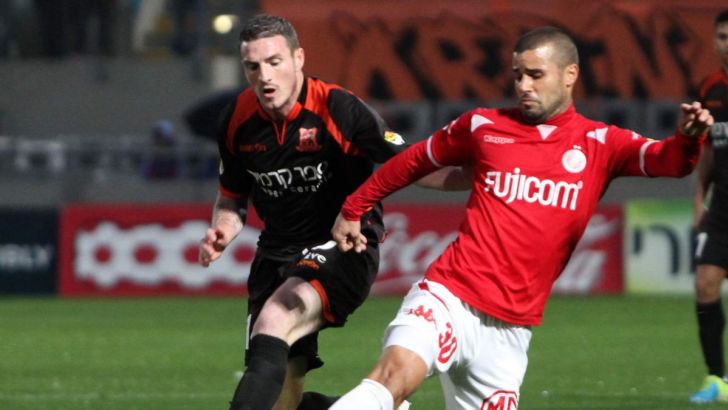 מאדום לכתום. ליאור לוי