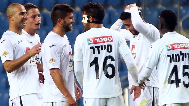 זמנית מתחת לקו האדום. שחקני עכו