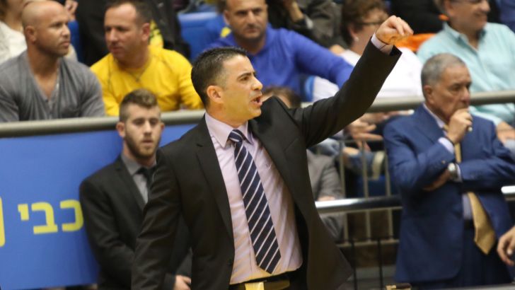 אבי אבן. נשאר על הקווים