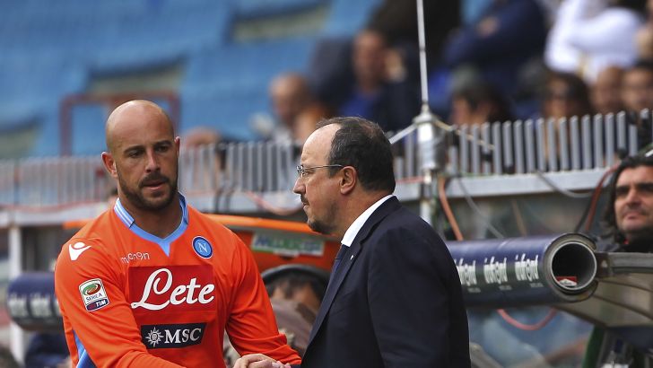 בניטס וריינה. השוער מגבה את המאמן