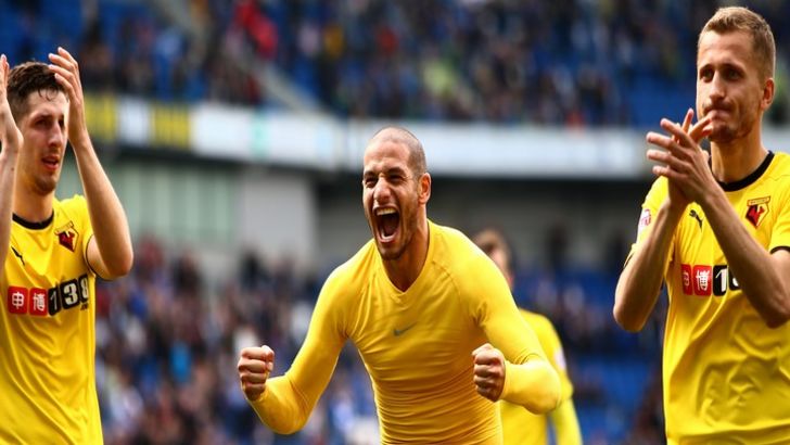 שחקני ווטפורד חוגגים. החגיגה האמיתית הייתה באוטובוס