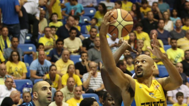 סמית'. חיסרון משמעותי מאוד עבור הצהובים