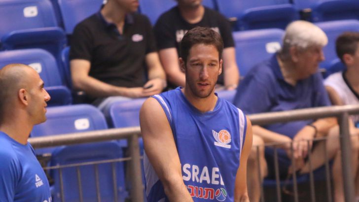 גרין. ימשיך בשיקום בארץ