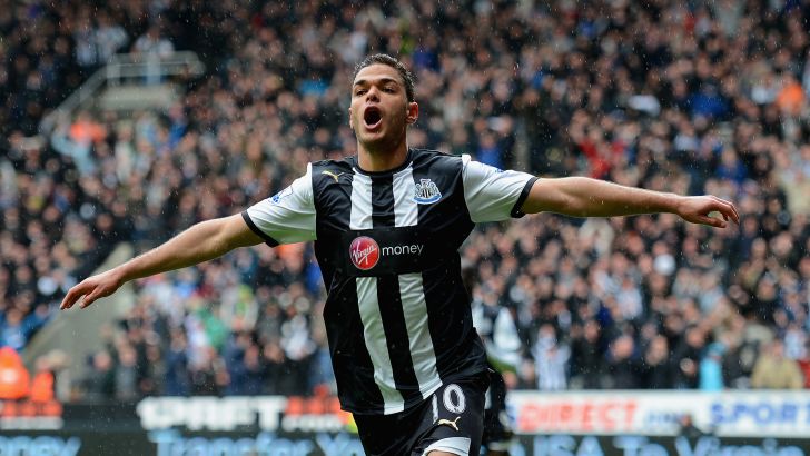 חזר לככב. בן ארפה חוגג במדי ניוקאסל