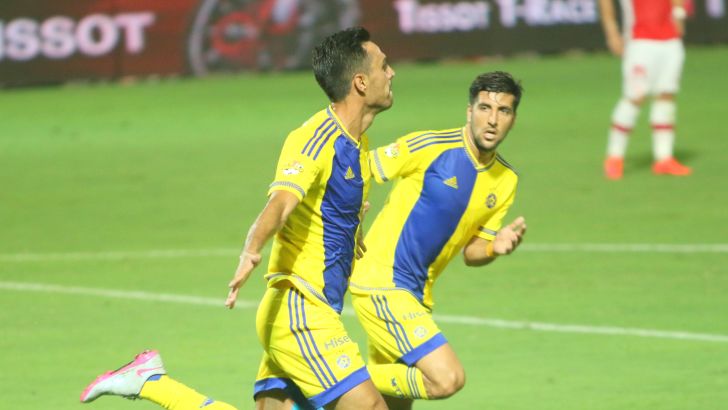 ריקן. עדיף שישחק 50-50