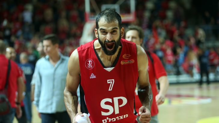 רות'בארט. ניצחון יוקרתי על האלופה