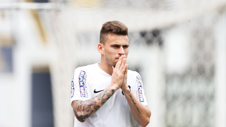 חבר טוב של ניימאר ויוצא עם אחותו. לימה