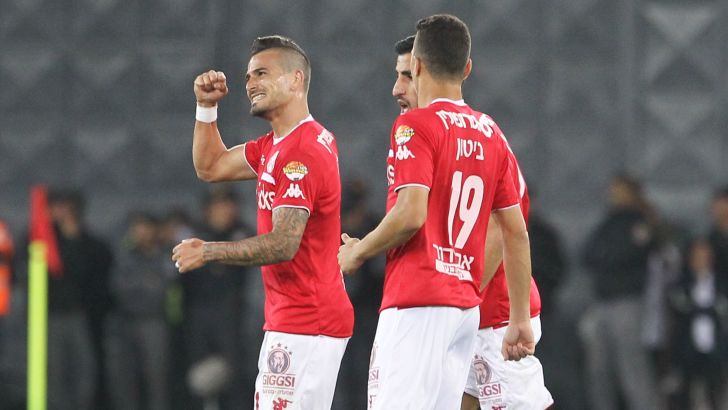 בוזגלו. האדומים תוקפים ללא הפסקה