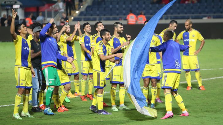 תT שוב נצבעה צהוב