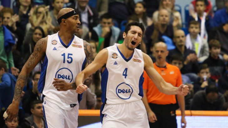 כמה אושר. כרם משעור וג'יימס סיגלטון