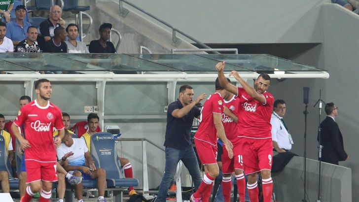 חיפה חוגגת ניצחון ראשון העונה