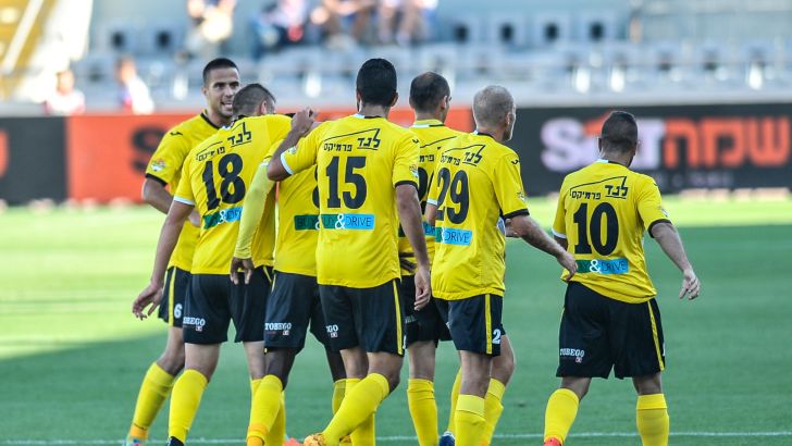 סוף סוף יכולים לחייך