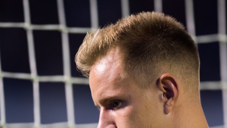 יעזוב? טר שטגן