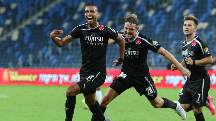 חגיגה של ניצחון בכורה. שלוש נקודות וזהו